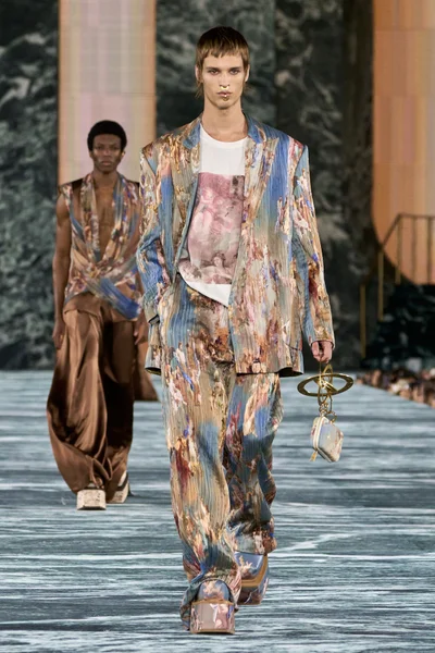 Look 69